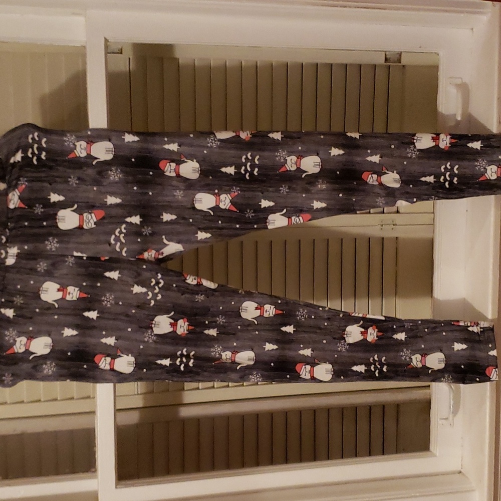 women's leggings with a print of a kitten